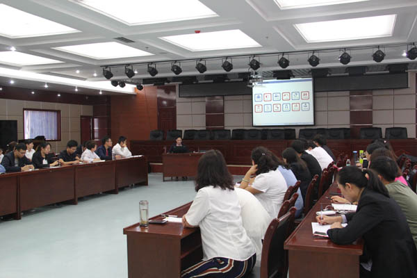 学习商务礼仪  提高企业形象--暨爱游戏体育(中国)官方网站-AYX SPORTS
装备公司开展商务礼仪培训课